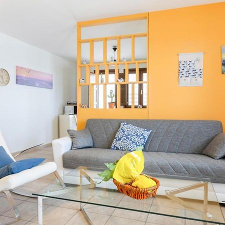 Lecce Colorful Flat With Terrace & Parking Apartamento Exterior foto