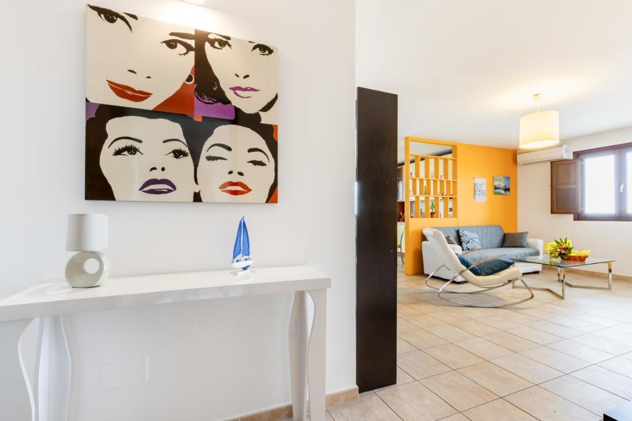 Lecce Colorful Flat With Terrace & Parking Apartamento Exterior foto