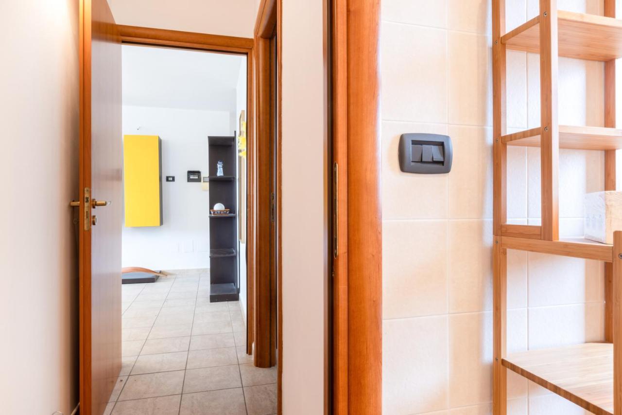 Lecce Colorful Flat With Terrace & Parking Apartamento Exterior foto