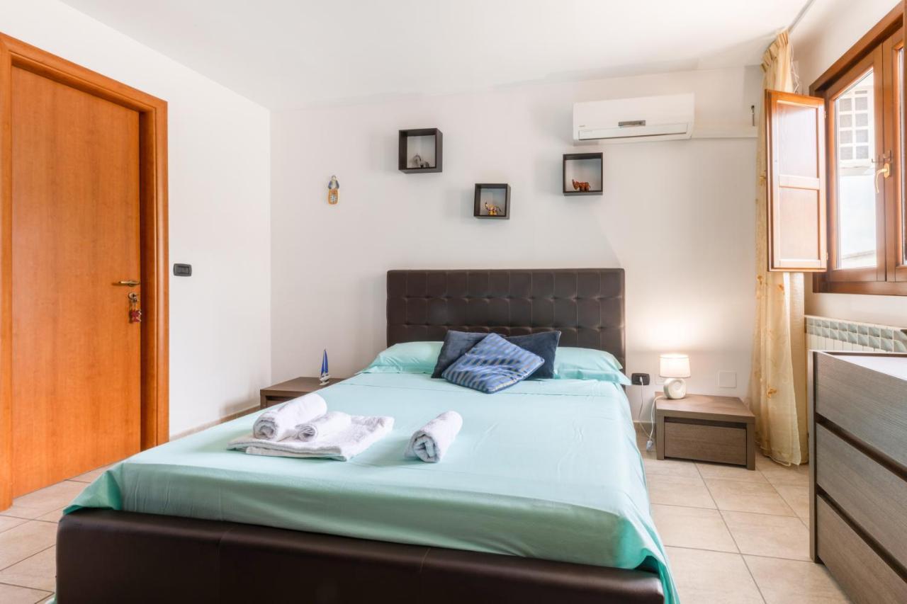Lecce Colorful Flat With Terrace & Parking Apartamento Exterior foto